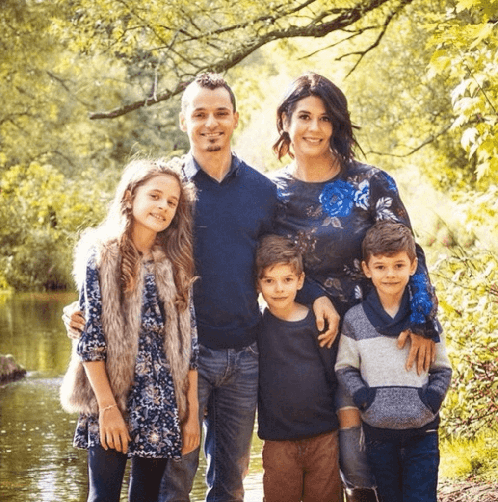 family with 3 children