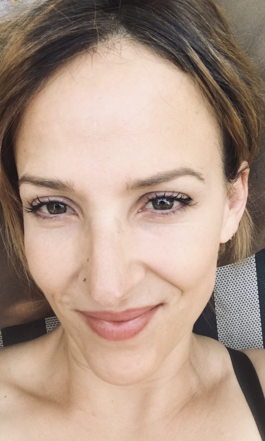 Samantha S. port and less hair